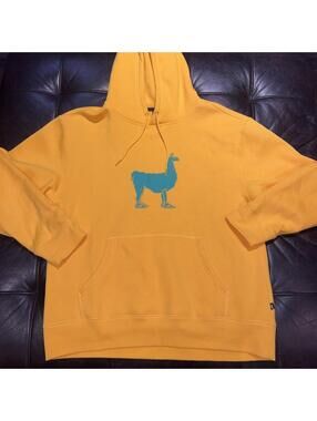 Nike SB Hoodie Mens L Yellow Llama Graphic Pullover Sweatshirt Skateboarding